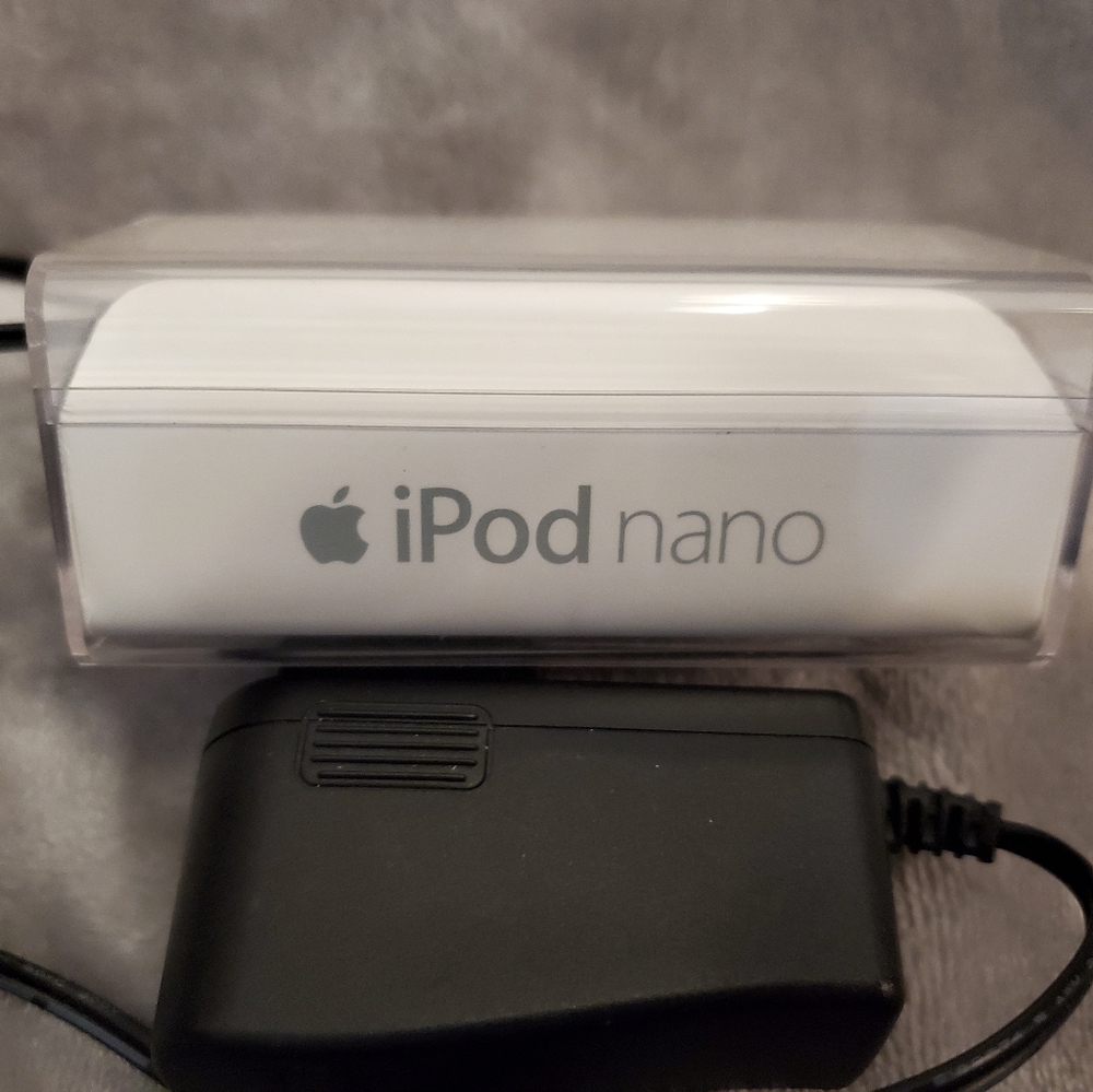 🥳H.P.🥳 JBL speaker Dock with Ipod nano 8GB - Picture 2 of 10